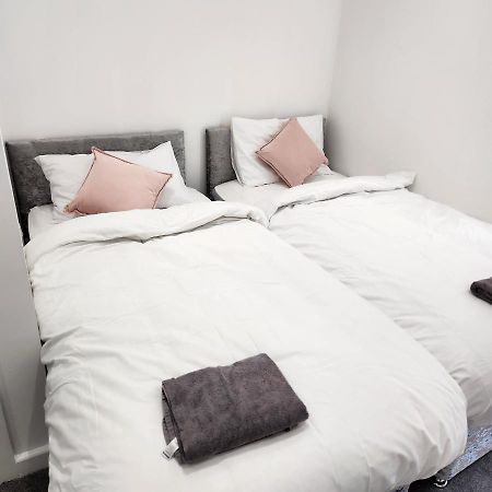 Comfy Diamond Ensuite Room Maidstone With Free Parking And Speedy Wifi Екстер'єр фото