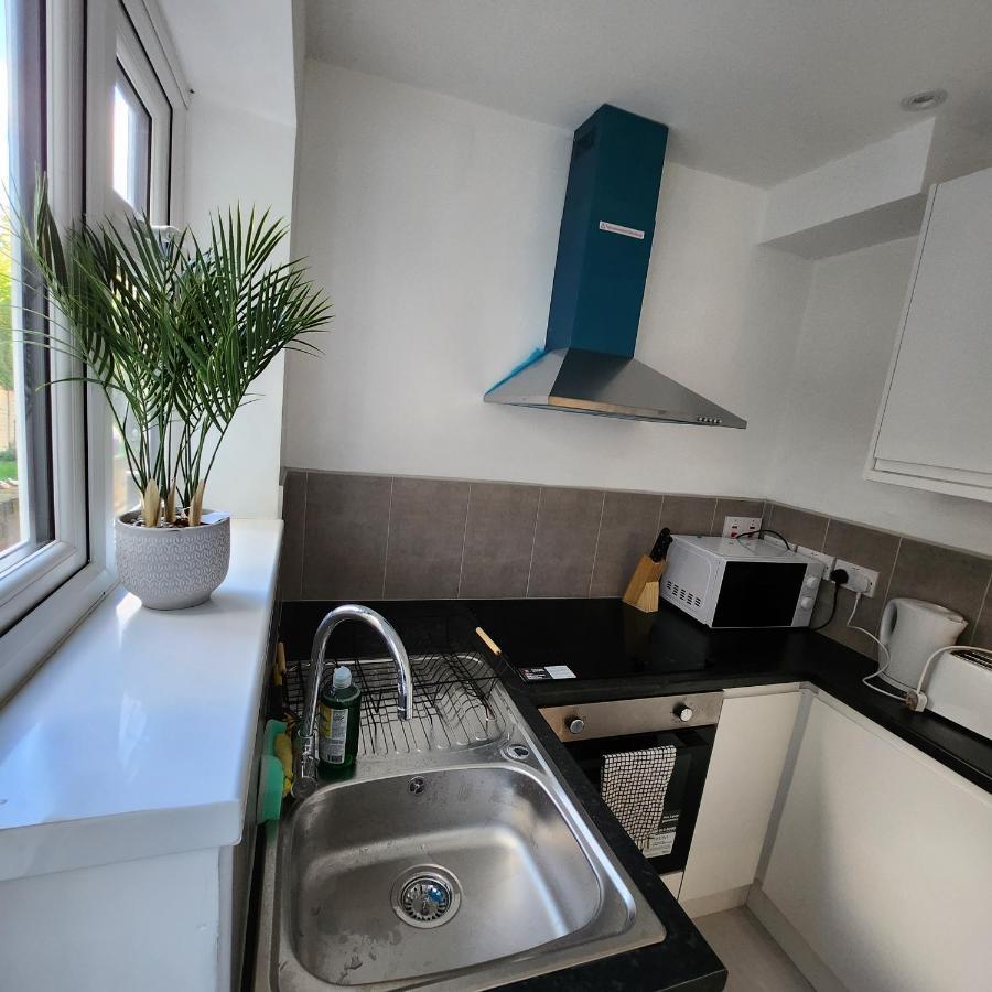 Comfy Diamond Ensuite Room Maidstone With Free Parking And Speedy Wifi Екстер'єр фото